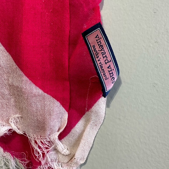 Vineyard Vines Pink & White Chevron Print Scarf - Picture 2 of 7